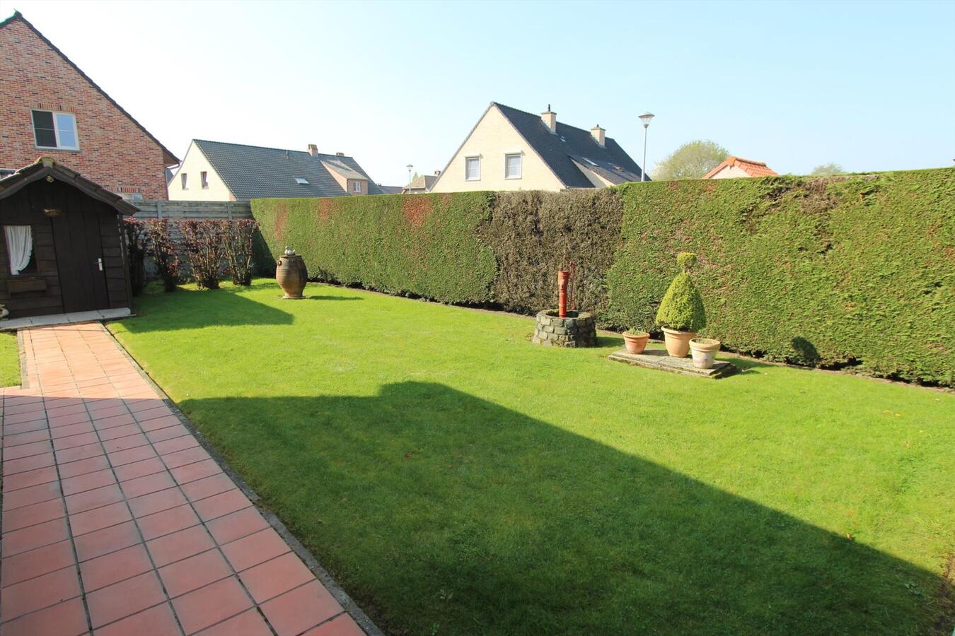 VERKOCHT IN UW BUURT ! 