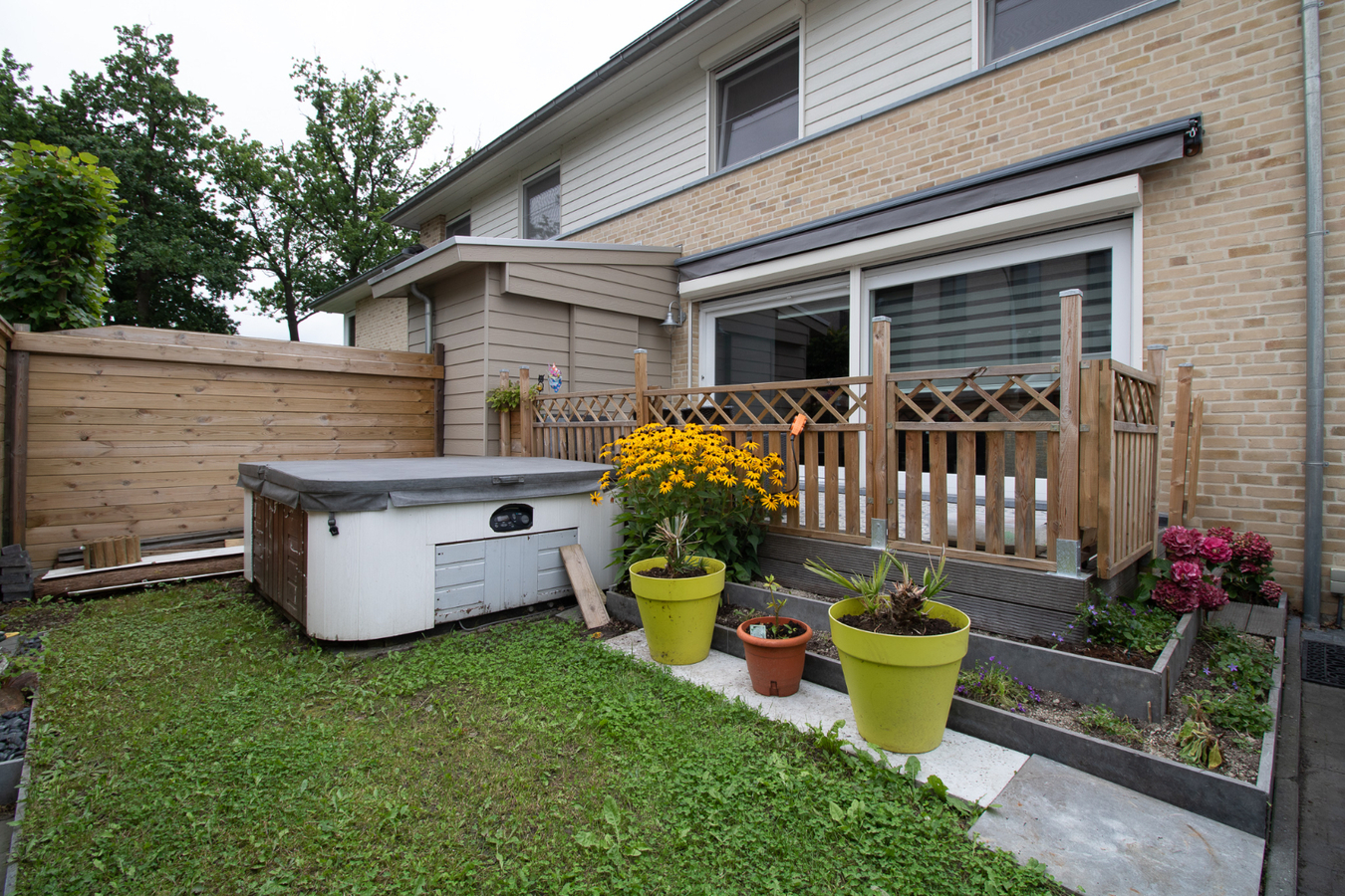 RECENTE WONING MET 2 SLAAPKAMERS EN GARAGE TE WETTEREN 