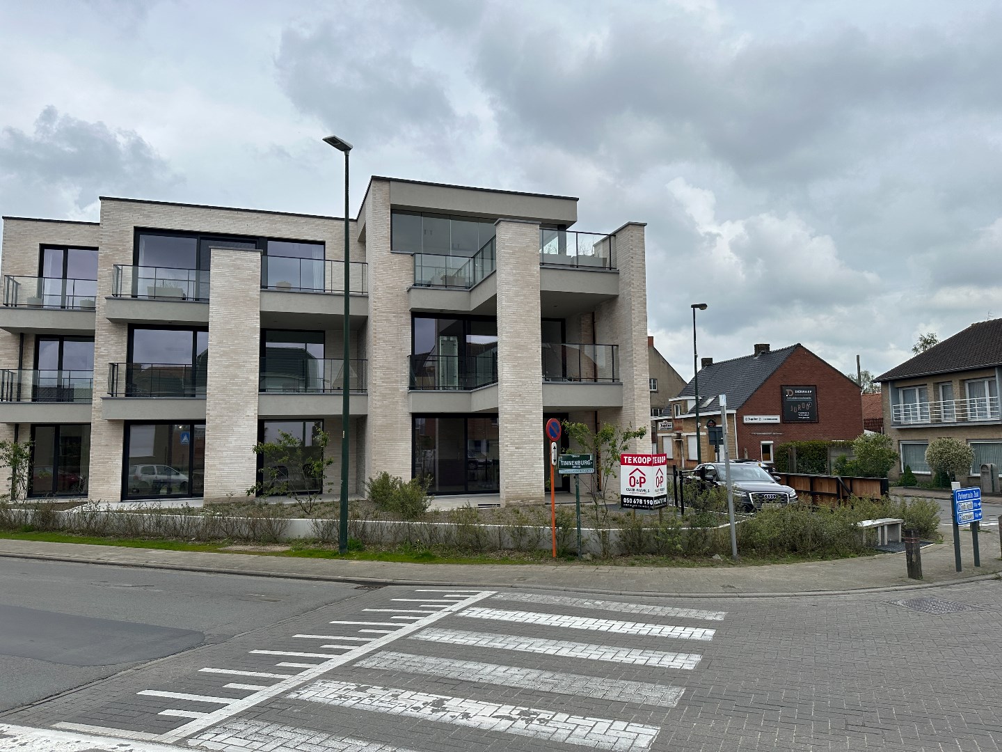 Uniek gelijkvloers nieuwbouw appartement (111 m&#178;), terras (22 m&#178;) en tuintje, Torhout 