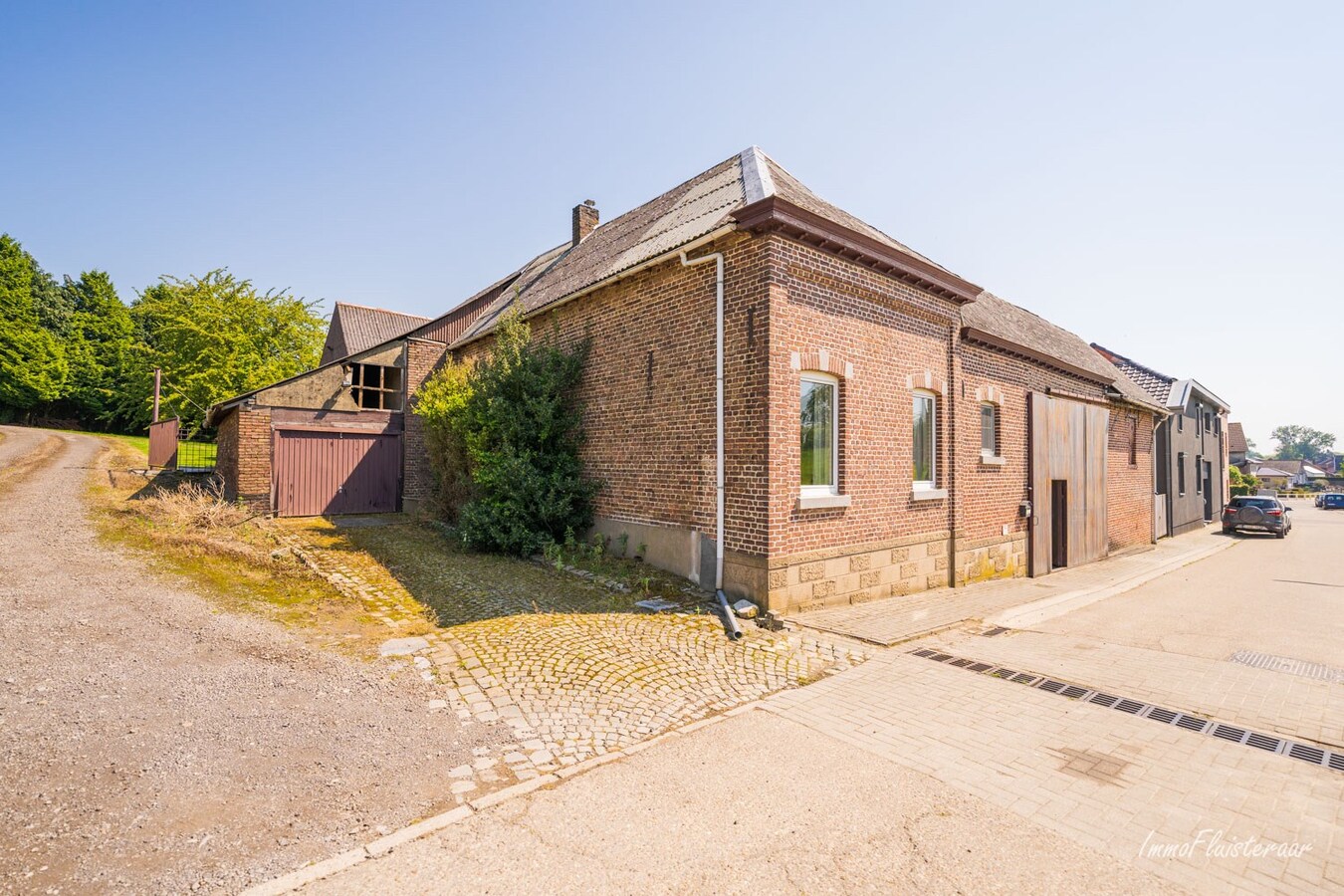 Ferme carr&#233;e &#224; r&#233;nover sur environ 60 ares &#224; Borlo (Gingelom) 