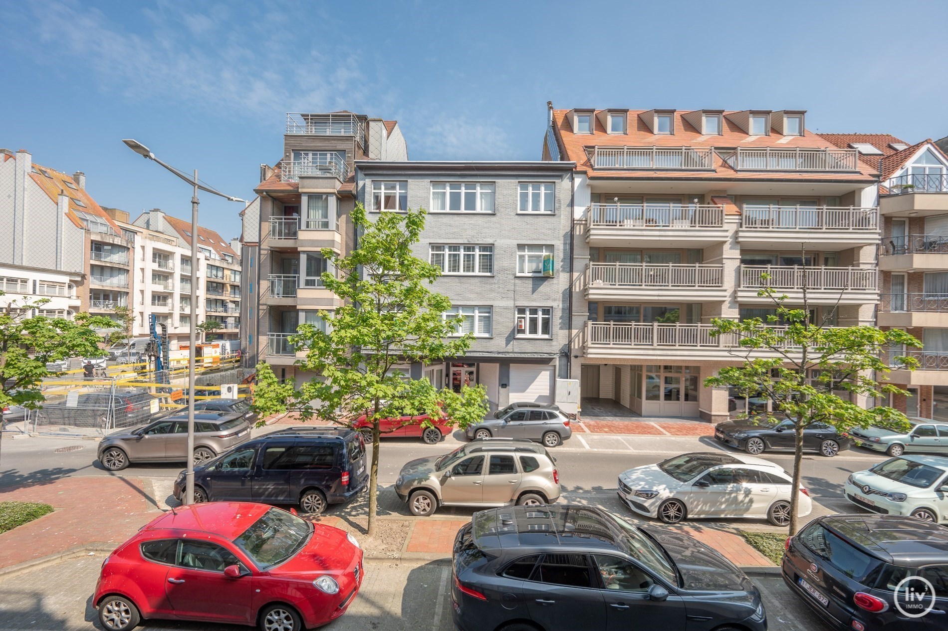 Ruim 1 slaapkamer-appartement op een topligging op de Bayauxlaan te Knokke. 