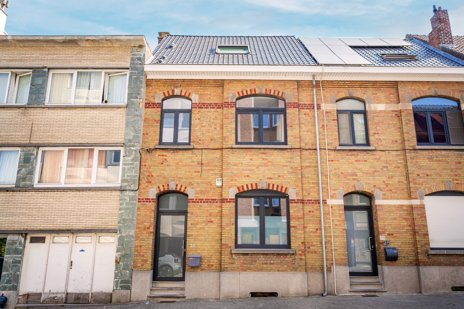 Ruime gerenoveerde woning met tuin, terras en 3 slaapkamers in Halle 