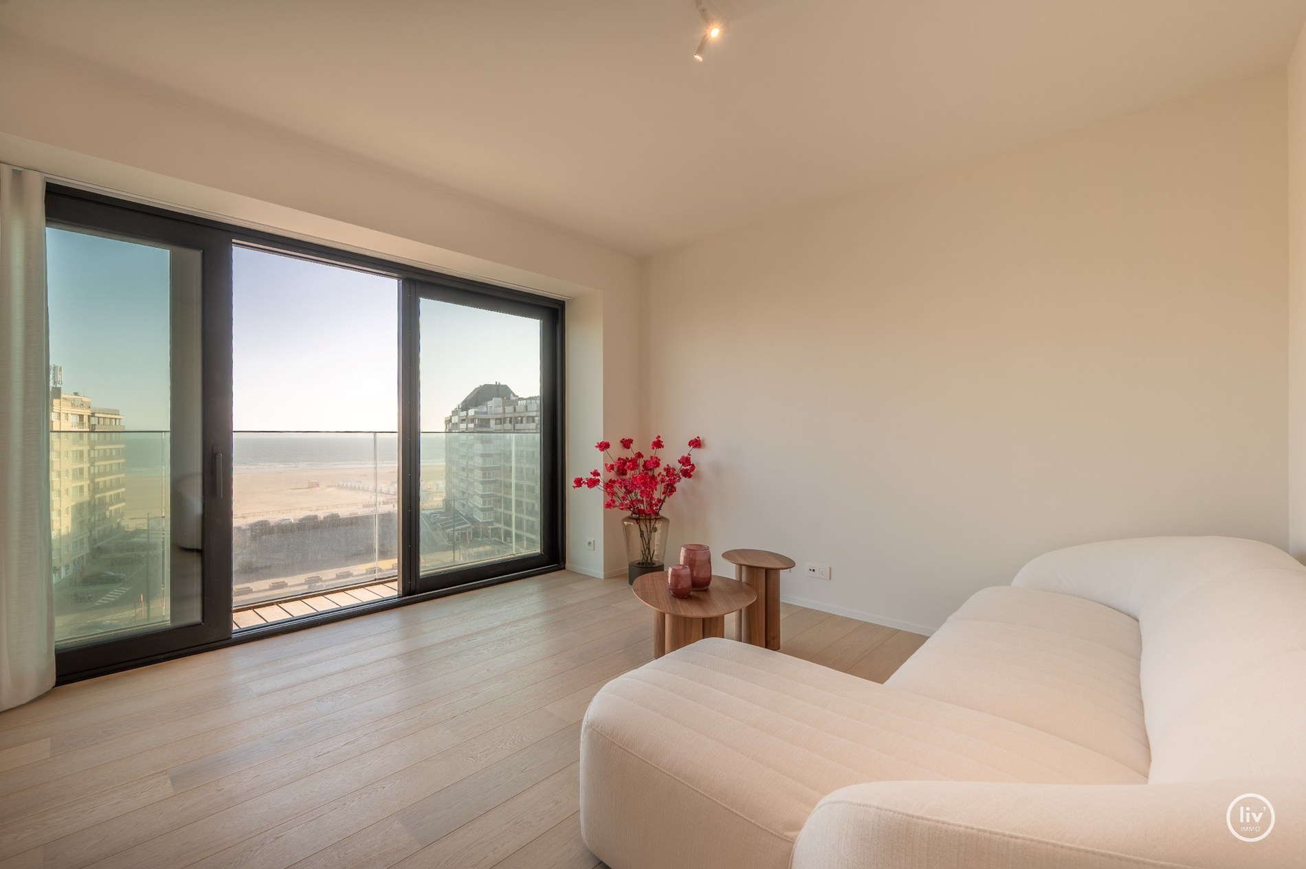 Appartement en duplex &#224; vendre dans le prestigieux et nouveau projet architectural Tour des H&#233;ros, situ&#233; sur la place des H&#233;ros &#224; Heist, avec une vue frontale sur la digue et la mer, &#224; proximit&#233; de no 