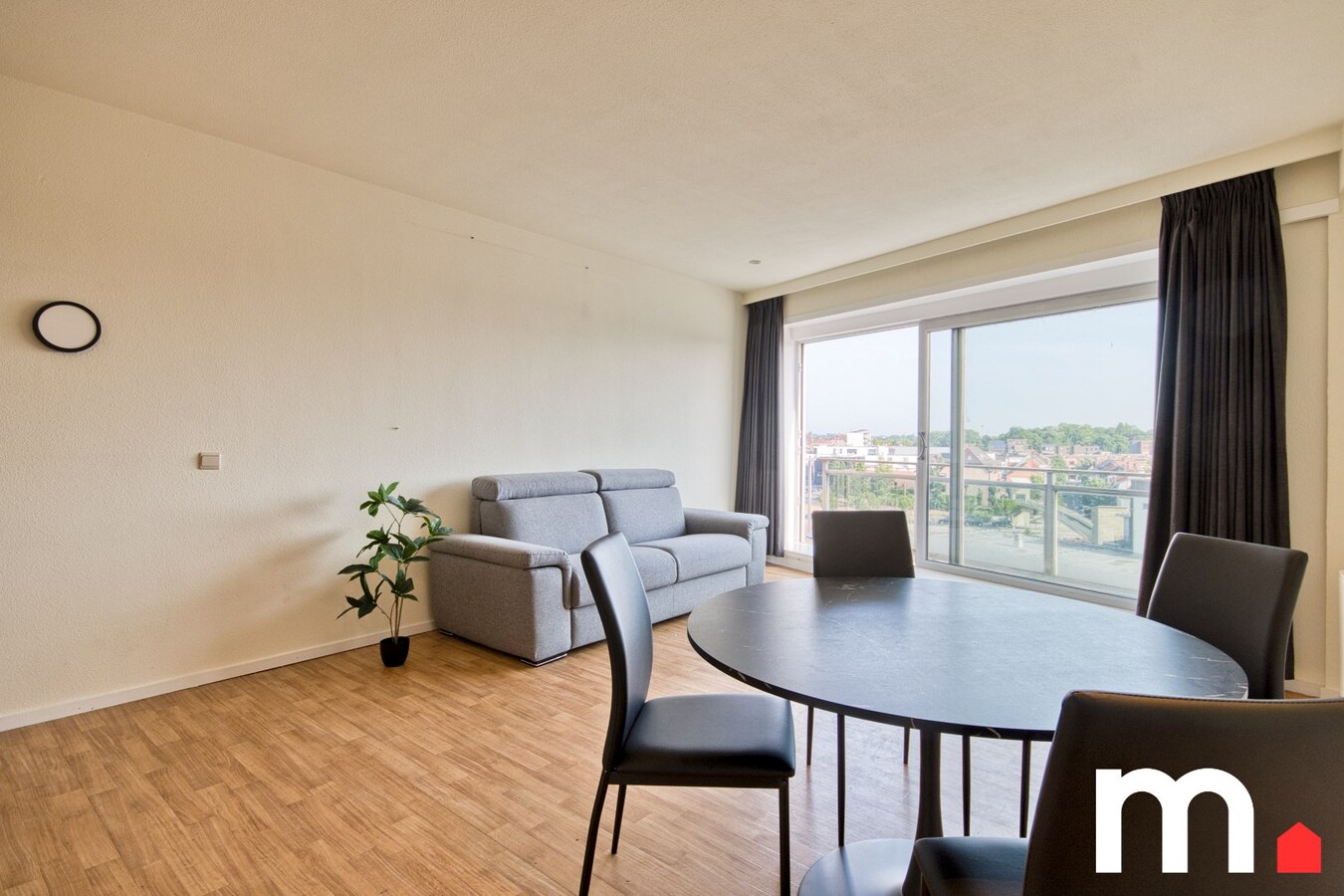 Instapklare studio te huur met zicht op de Leie! 