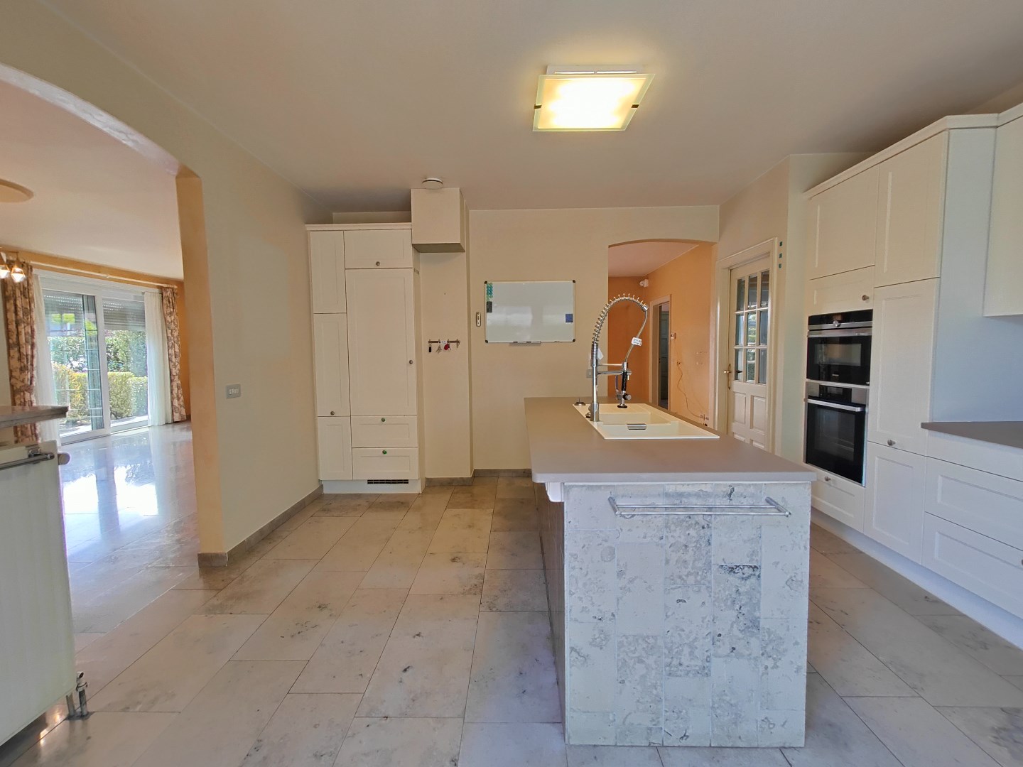 Exclusieve villa op 1.025 m&#178; met hoogwaardige afwerking 