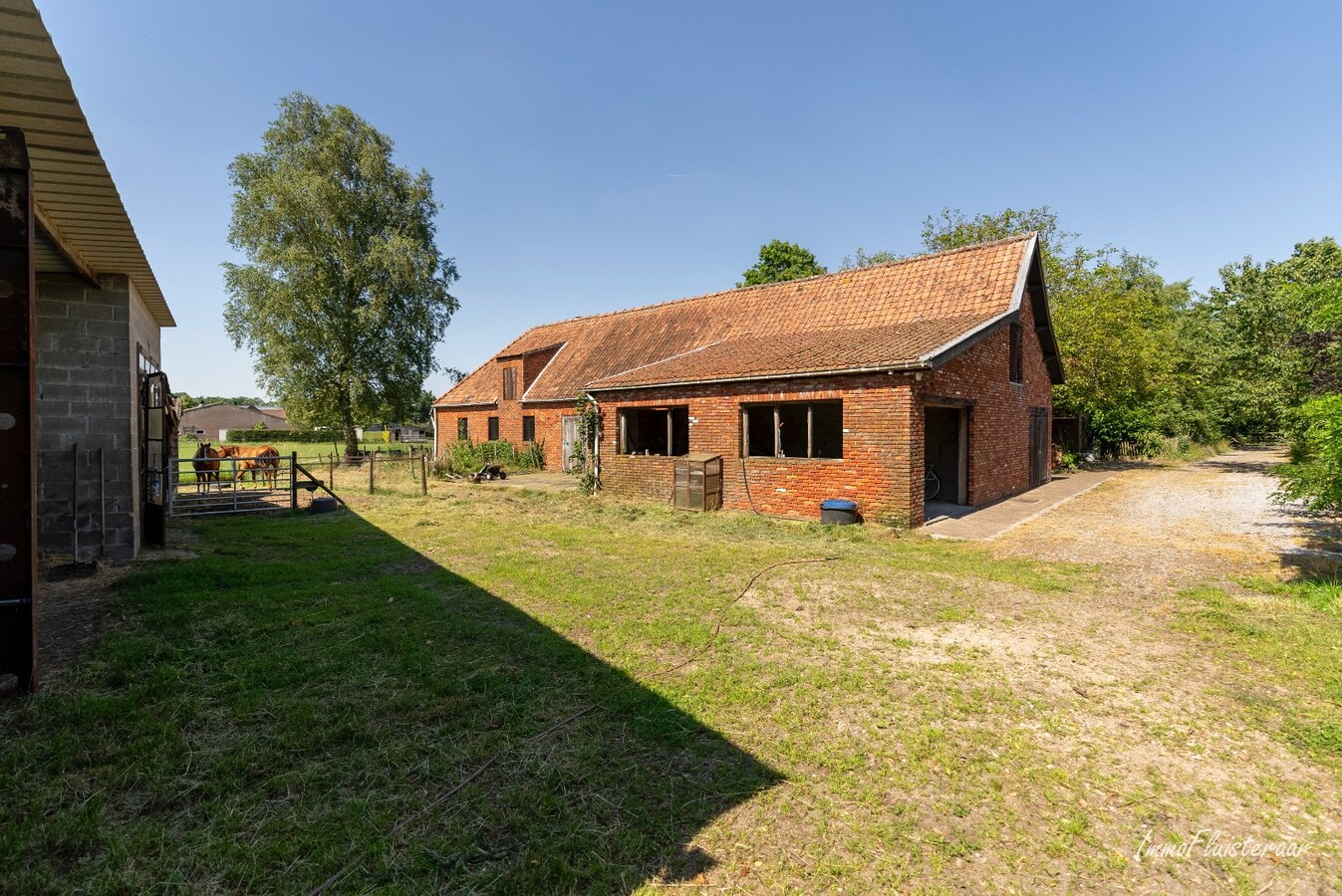 Prachtige hoeve met weilanden en stallen op ca. 2,1 ha te Kaulille (Bocholt) 