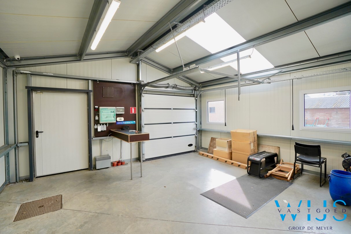 Woning met 2 loodsen  te ERTVELDE ! 