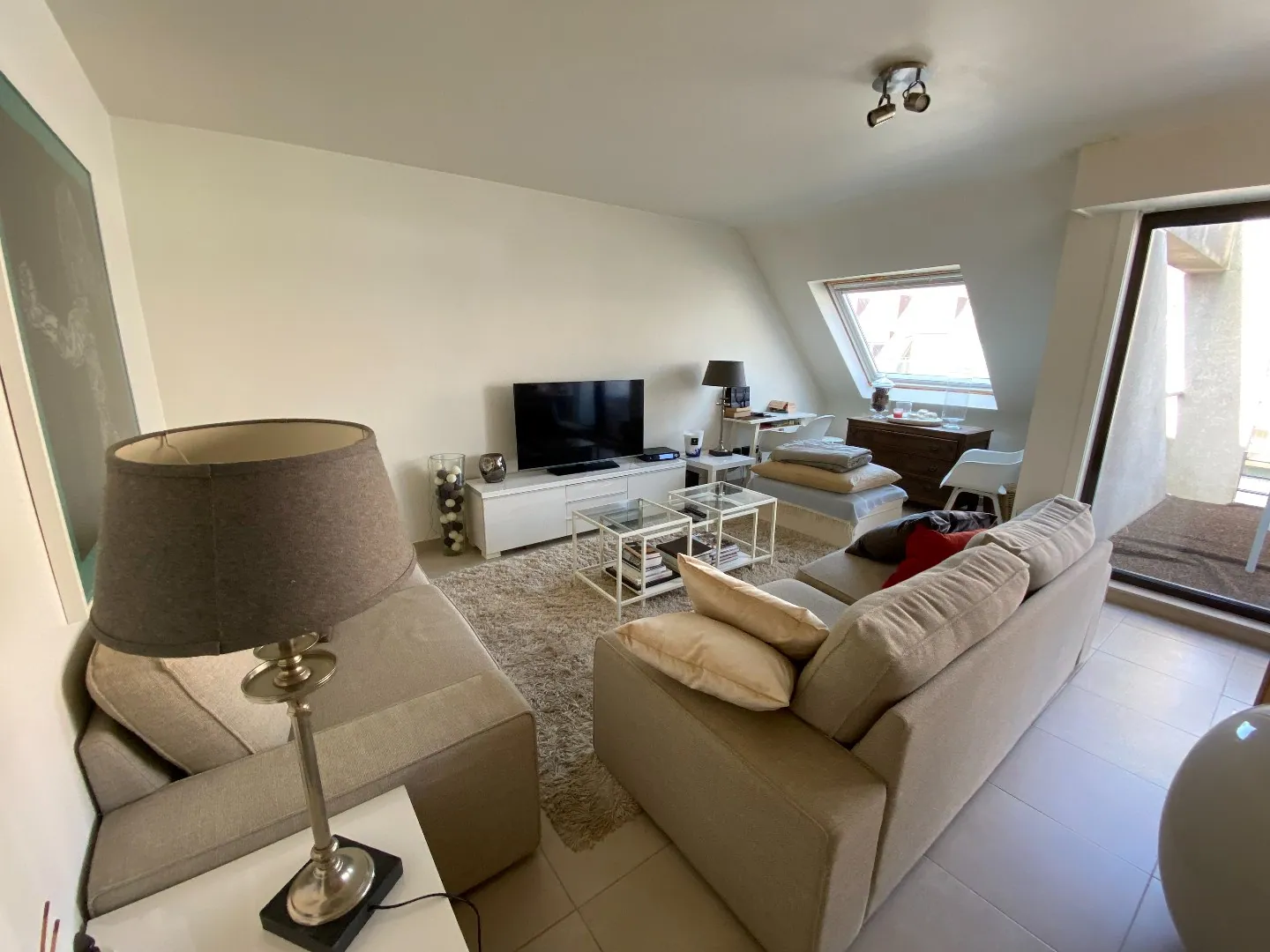 NON MEUBLÉ - Appartement en duplex de 3 chambres situé dans la Lippenslaan à Knokke.