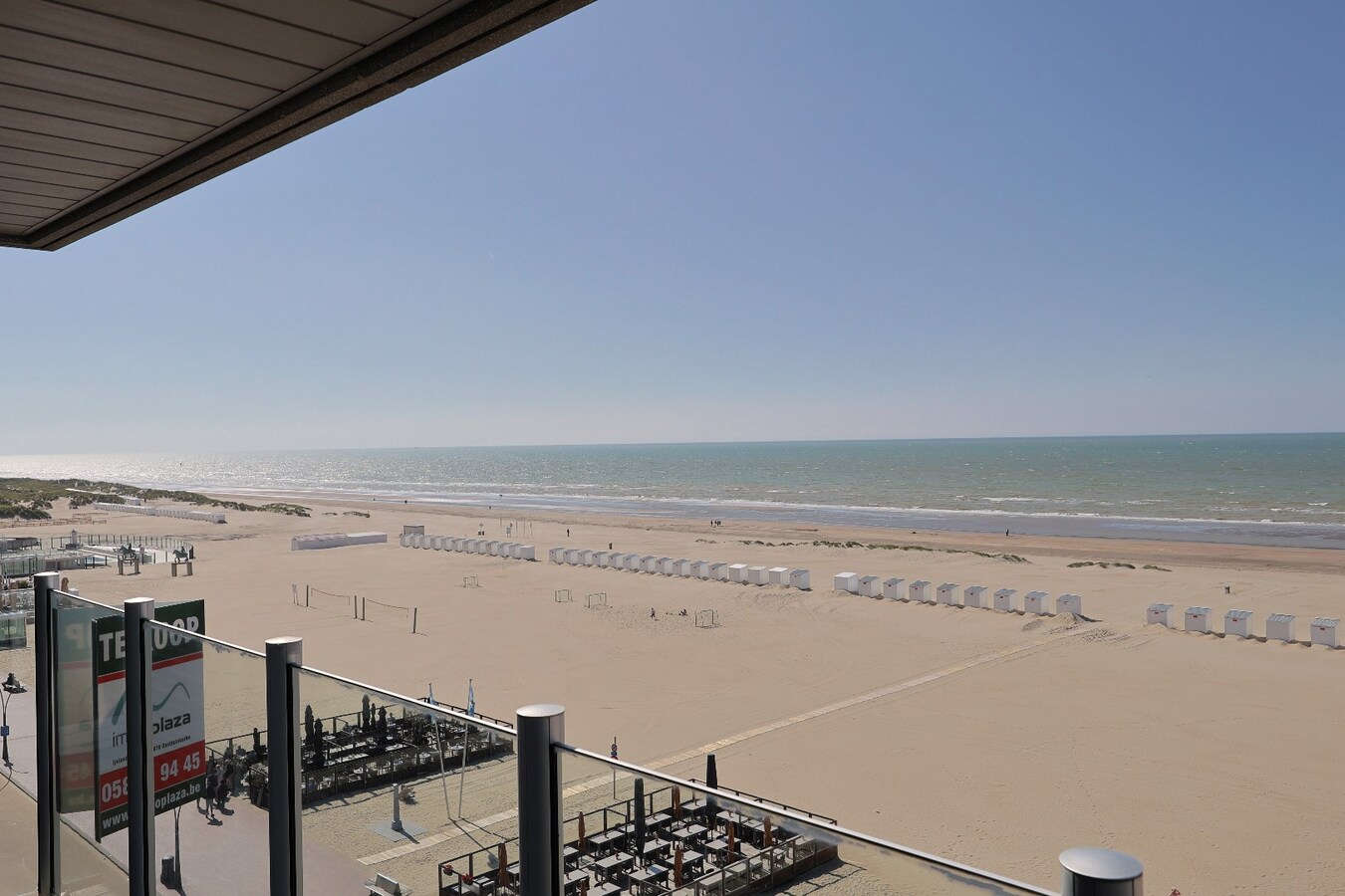 Appartement magnifique avec vue frontale sur la mer et deux chambres &#224; coucher. 