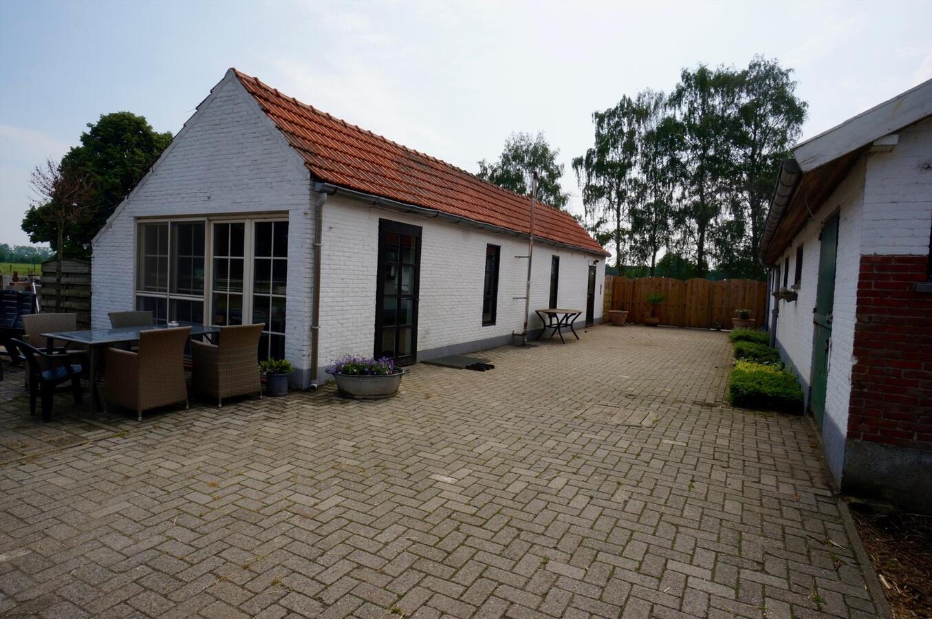 Gerenoveerde hoeve met paardenaccommodatie op ca. 3 ha te Balen 