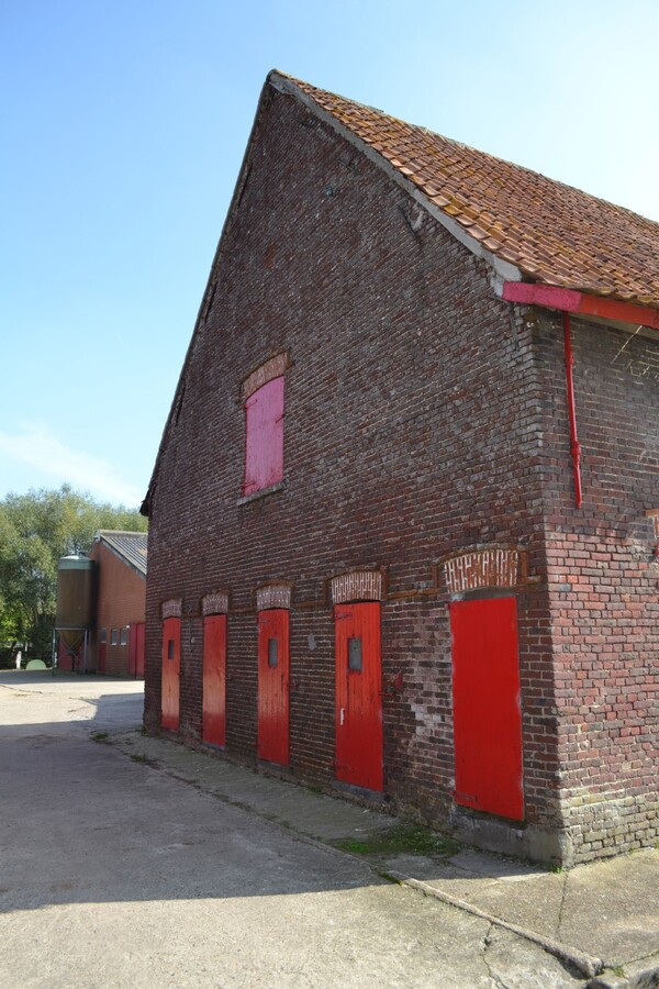 Te renoveren hoeve op ca. 3Ha te Knesselare 