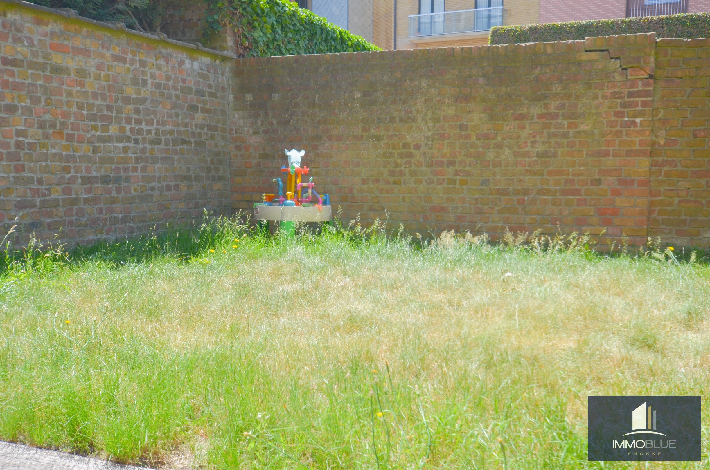 Appartement avec jardin situ&#233; au calme, &#224; proximit&#233; de l’Avenue du Zoute. 