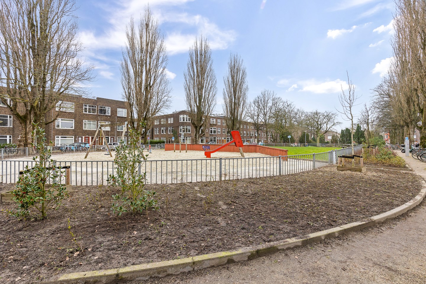 Let op deze woning doet mee aan de NVM Open Huizen Dag op zaterdag 1 april van 11:00 tot 15:00! 