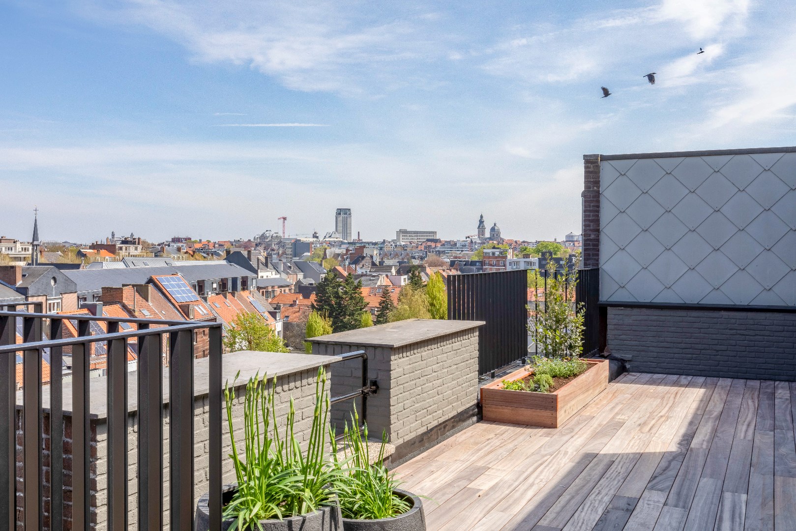 Unieke penthouse met 2 slaapkamers, 2 ruime terrassen en garage 