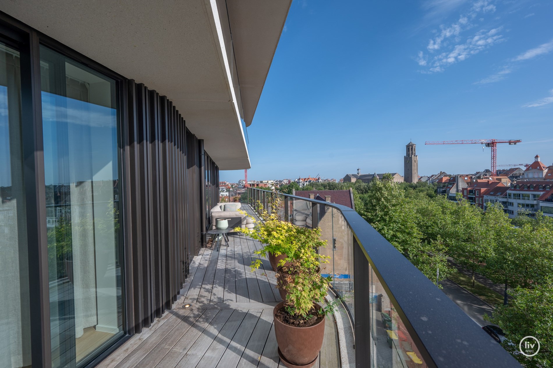 Un appartement neuf unique avec 3 chambres &#224; coucher compl&#232;tes b&#233;n&#233;ficiant de vues uniques situ&#233; dans la r&#233;sidence exclusive The Tower. 