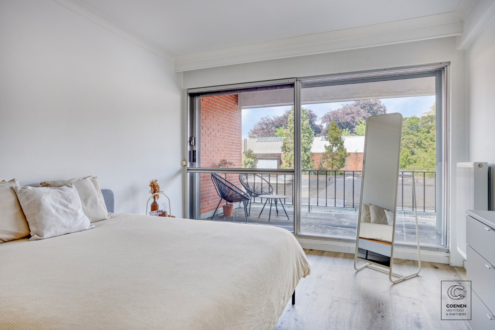 Prachtig appartement van 102 m&#178; met twee slaapkamers te centrum Schilde! 