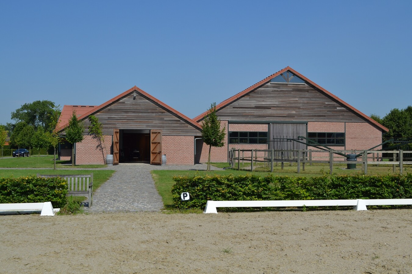 Luxueus hippisch complex op ruim ca. 2,5ha tussen Gent en Aalter 