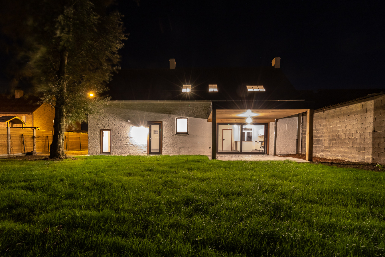 Gerenoveerde gezinswoning met 4 slaapkamers te Koekelare 