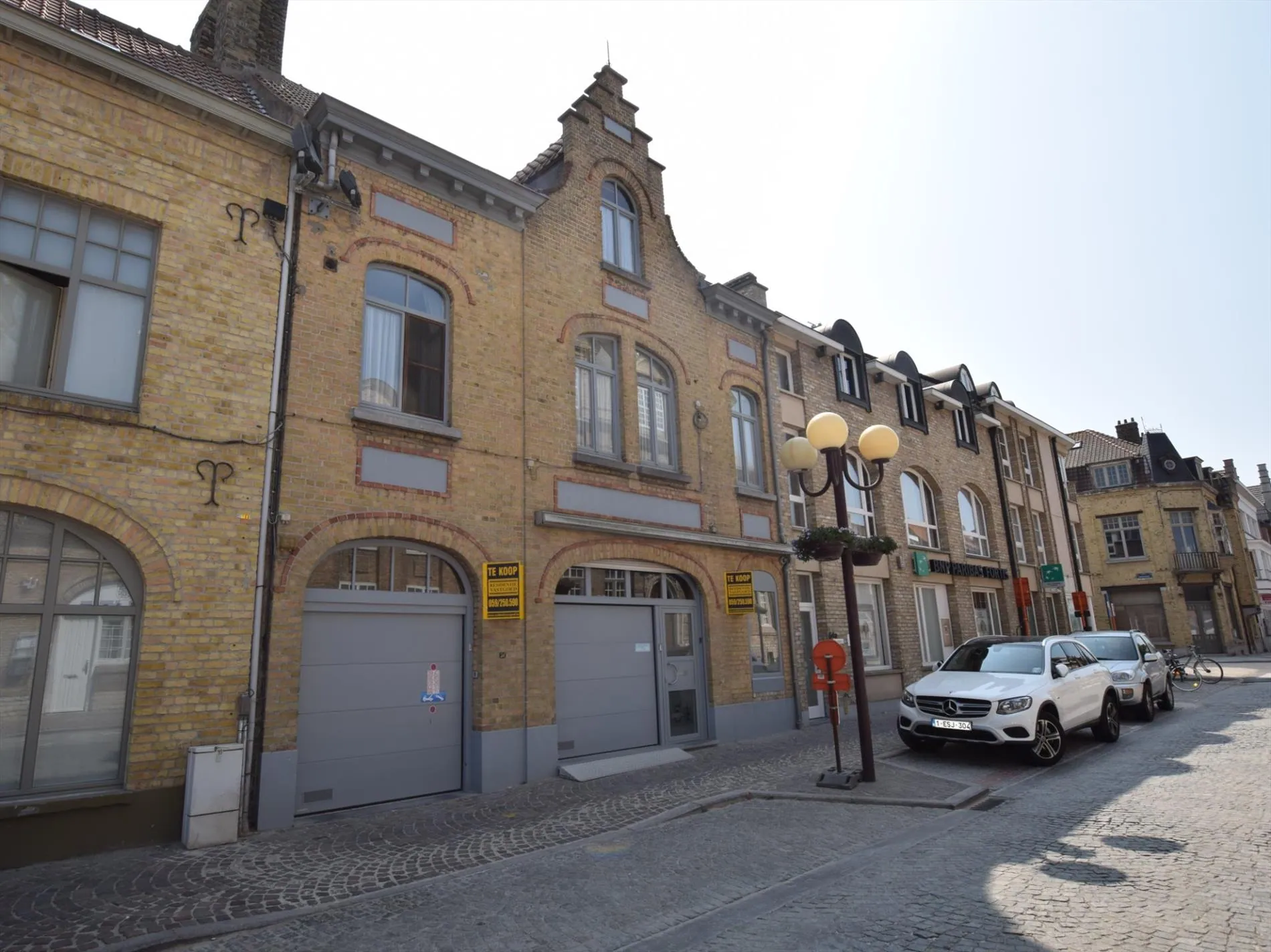 Statig herenhuis in het centrum van Nieuwpoort Stad op 210 m²,