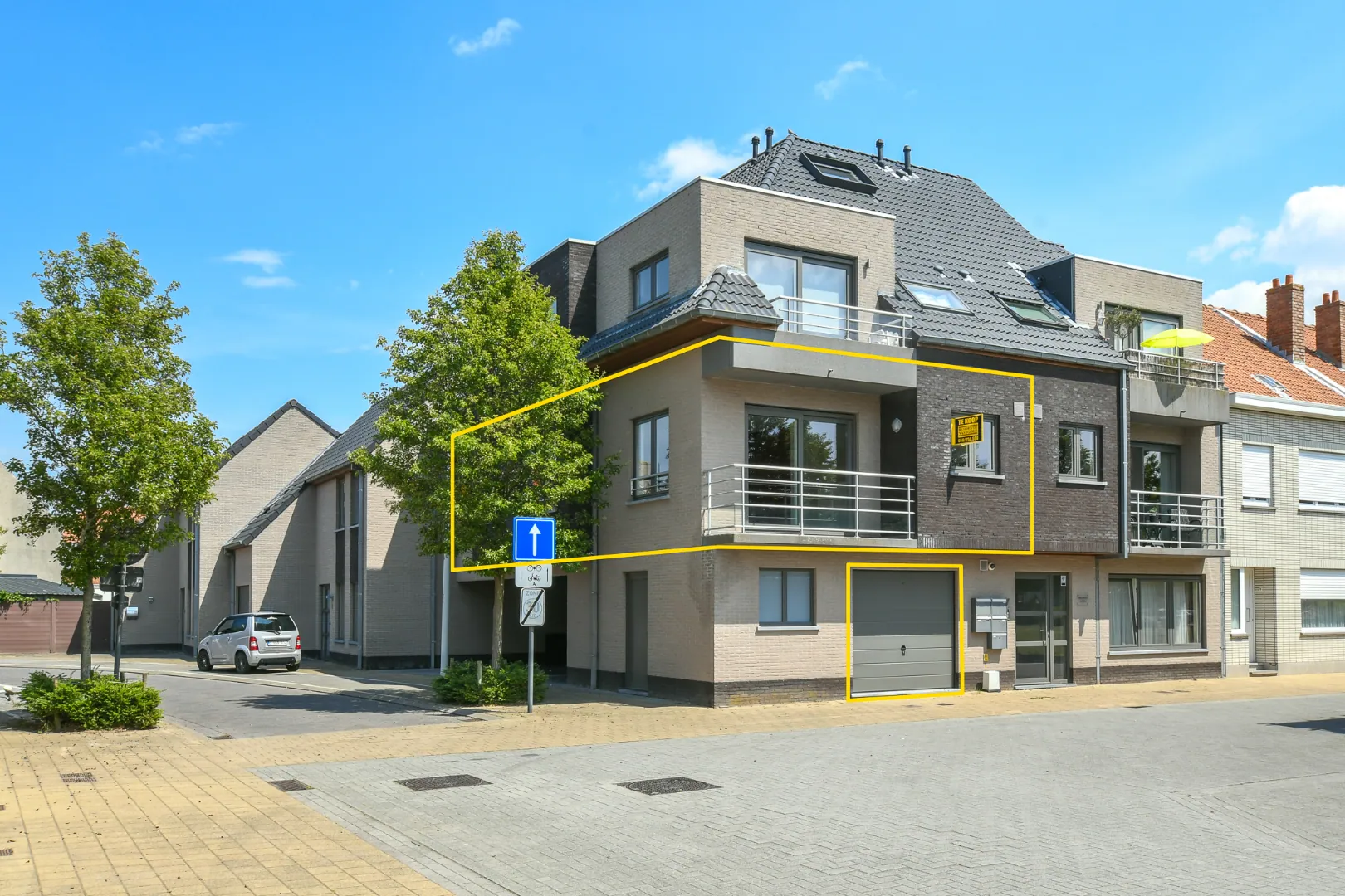 Prachtig instapklaar appartement op 1e verdieping aan het August Plovieplein met mogelijkheid tot aankoop garage