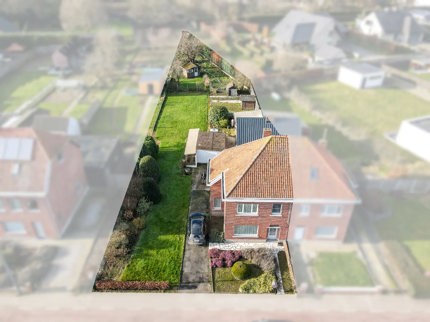 Halfopen woning in Westrozebeke op 1048 m²! 