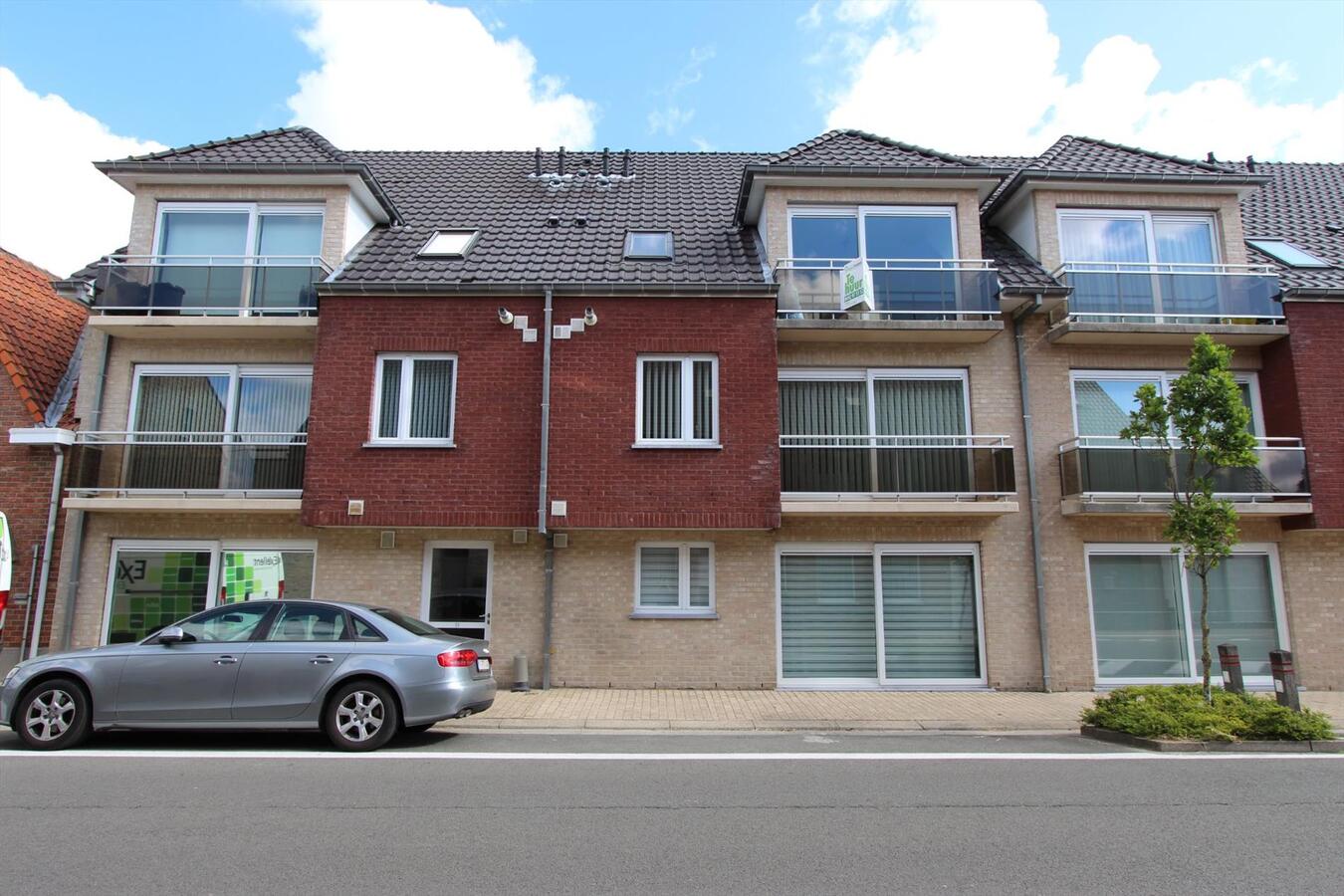 Appartement met 3 slaapkamers en garage te Eernegem 