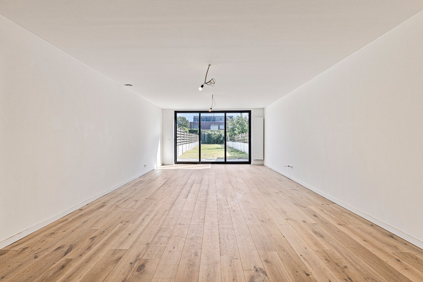 Prachtig gerenoveerde 4-slpk woning in het centrum van Stabroek! 