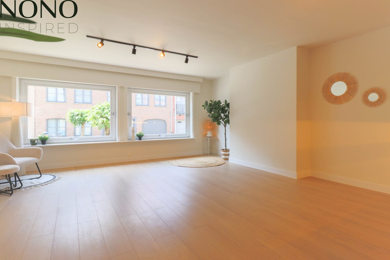TOPLIGGING : Instapklaar 2 slaapkamer appartement met garage, terras en berging ! 
