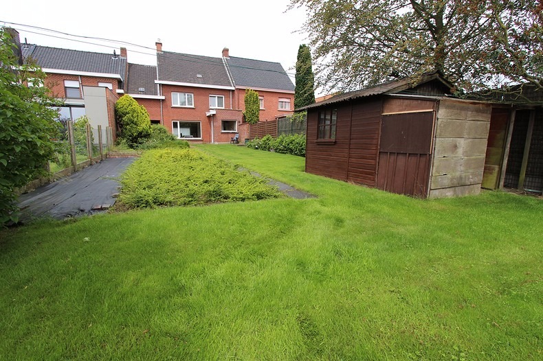 Woning met 3 slaapkamers en tuin te Roeselare! 