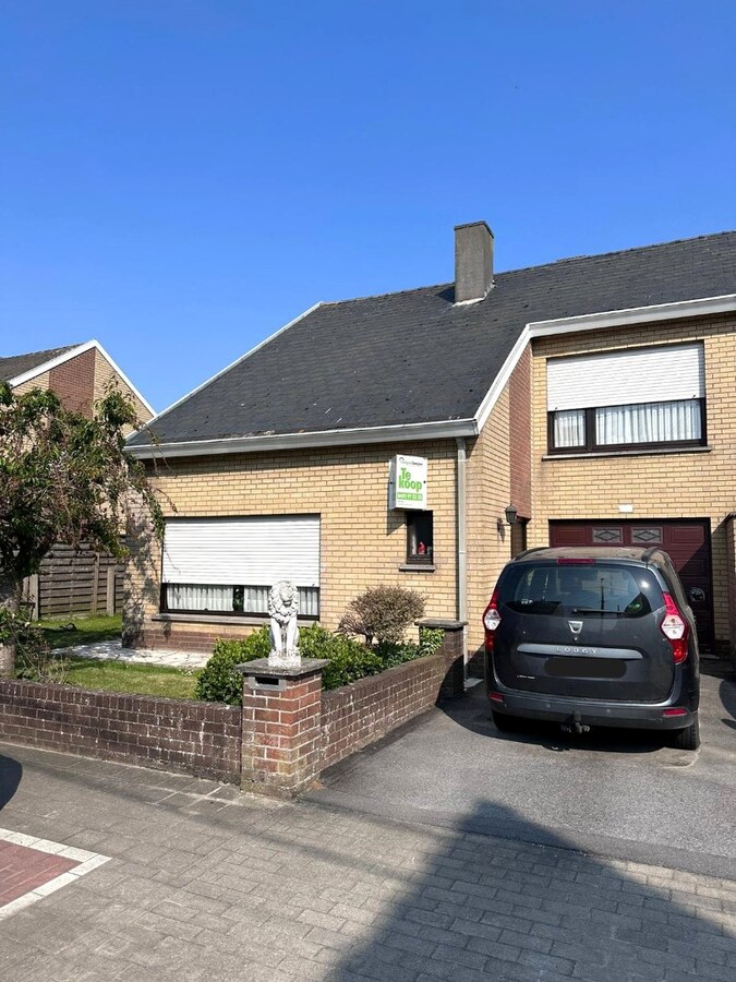 Woning met 3 slaapkamers en garage te koop te Koekelare 