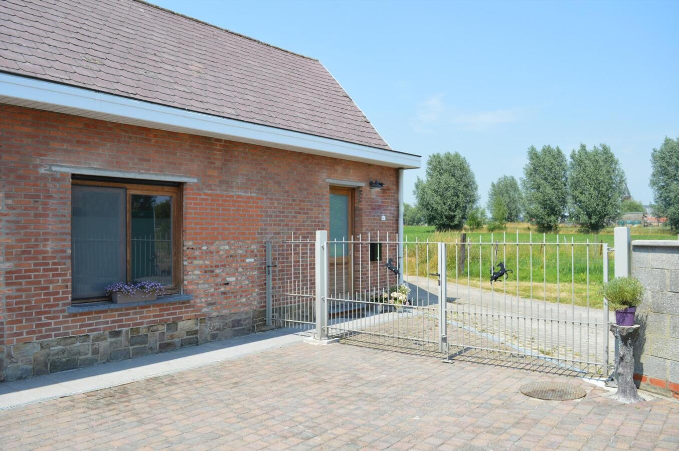 Gerenoveerde woning op ca. 6500m&#178; te Buggenhout 