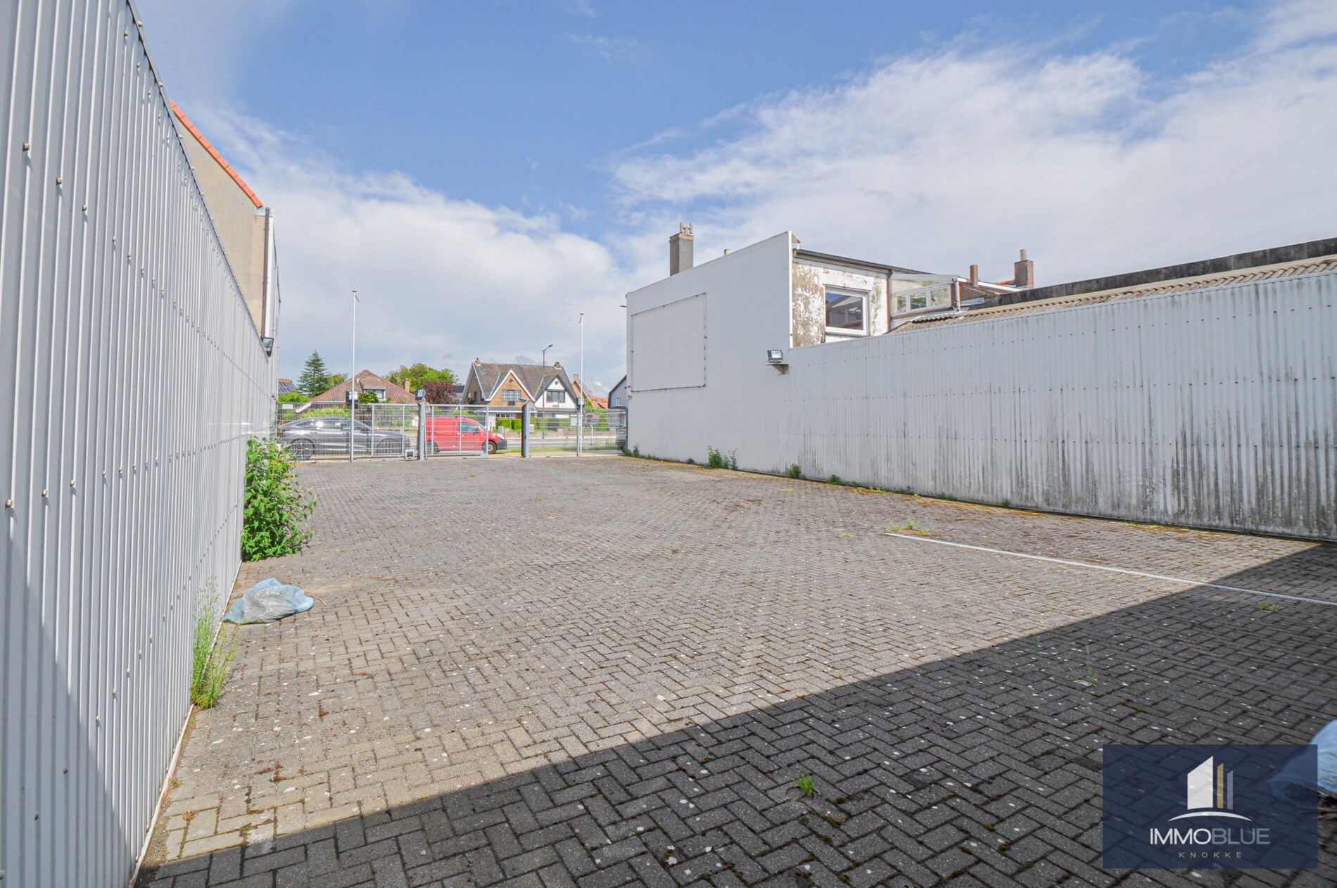 Opportuniteit: Terrein/gebouw met veel mogelijkheden. 