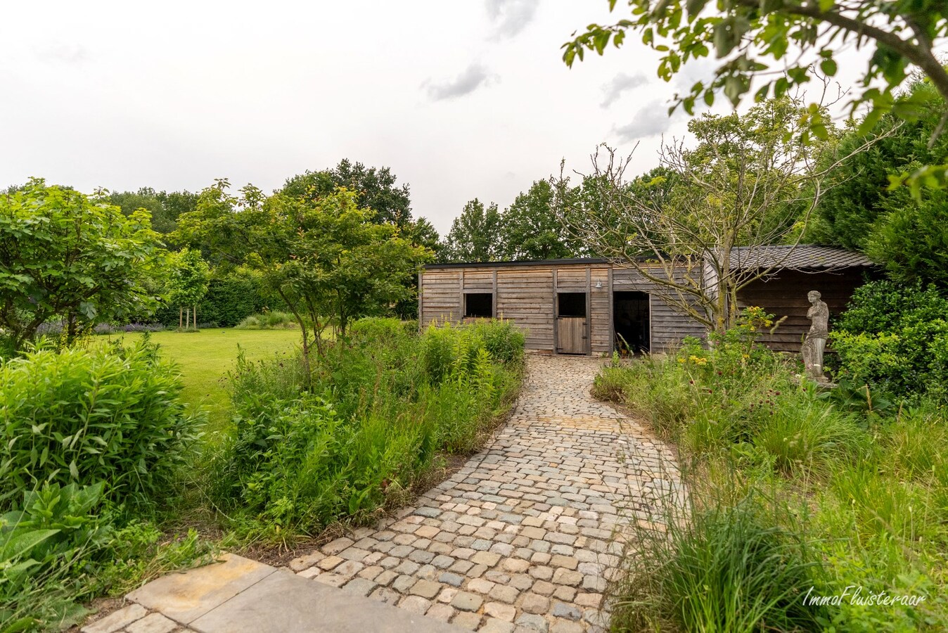 Luxe villa met paardenstallen op ca. 76a te Rijmenam 