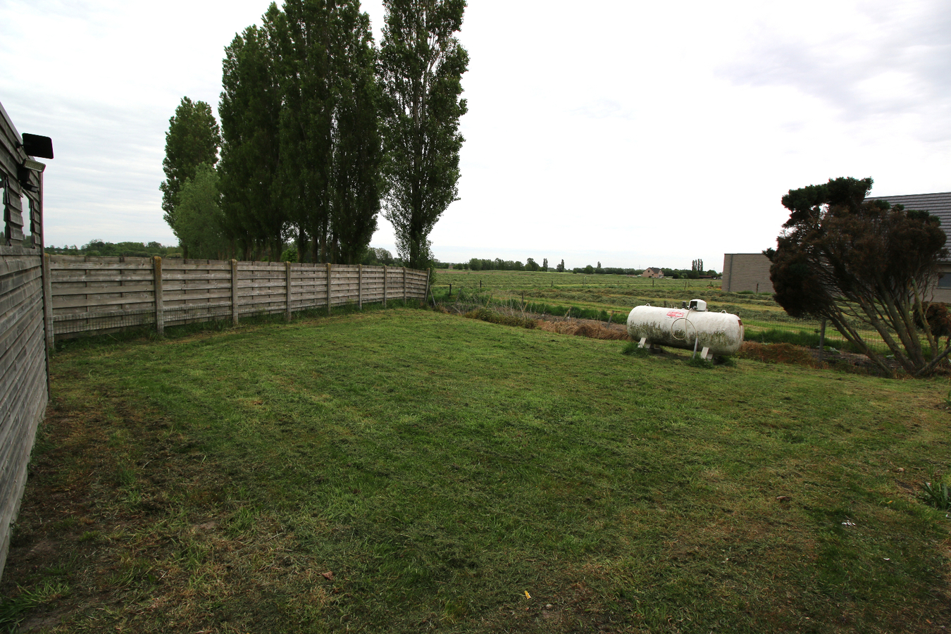 Te huur: Ruime woning landelijk gelegen te Sleidinge 