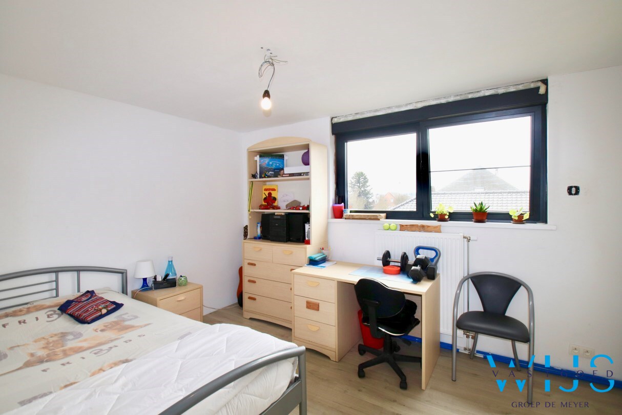 Woonhuis met 6 slaapkamers op TOPlocatie te EVERGEM ! 