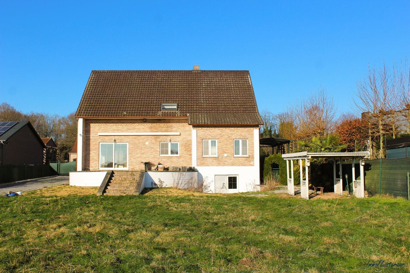 Spacious residential house on approximately 90 acres in Maaseik 