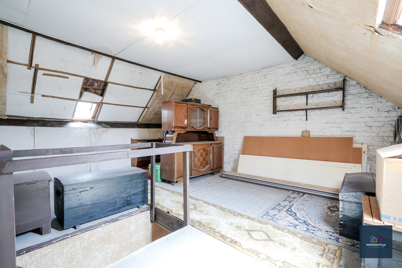 Centraal gelegen te renoveren woning in rij met tuin te Mariakerke 