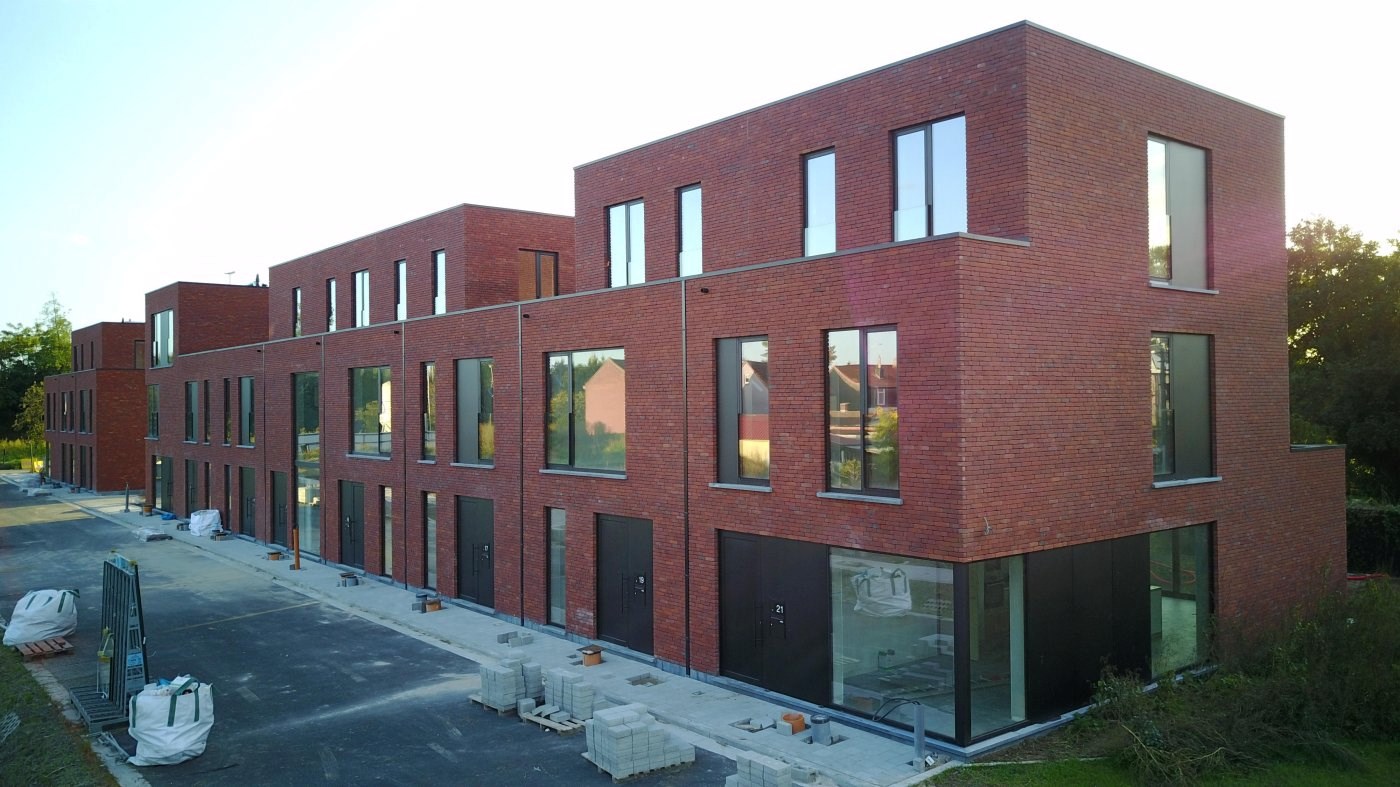 Energiezuinige nieuwbouw 4 kamers, tuin en parkeerplaats Mariakerke( Gent) 
