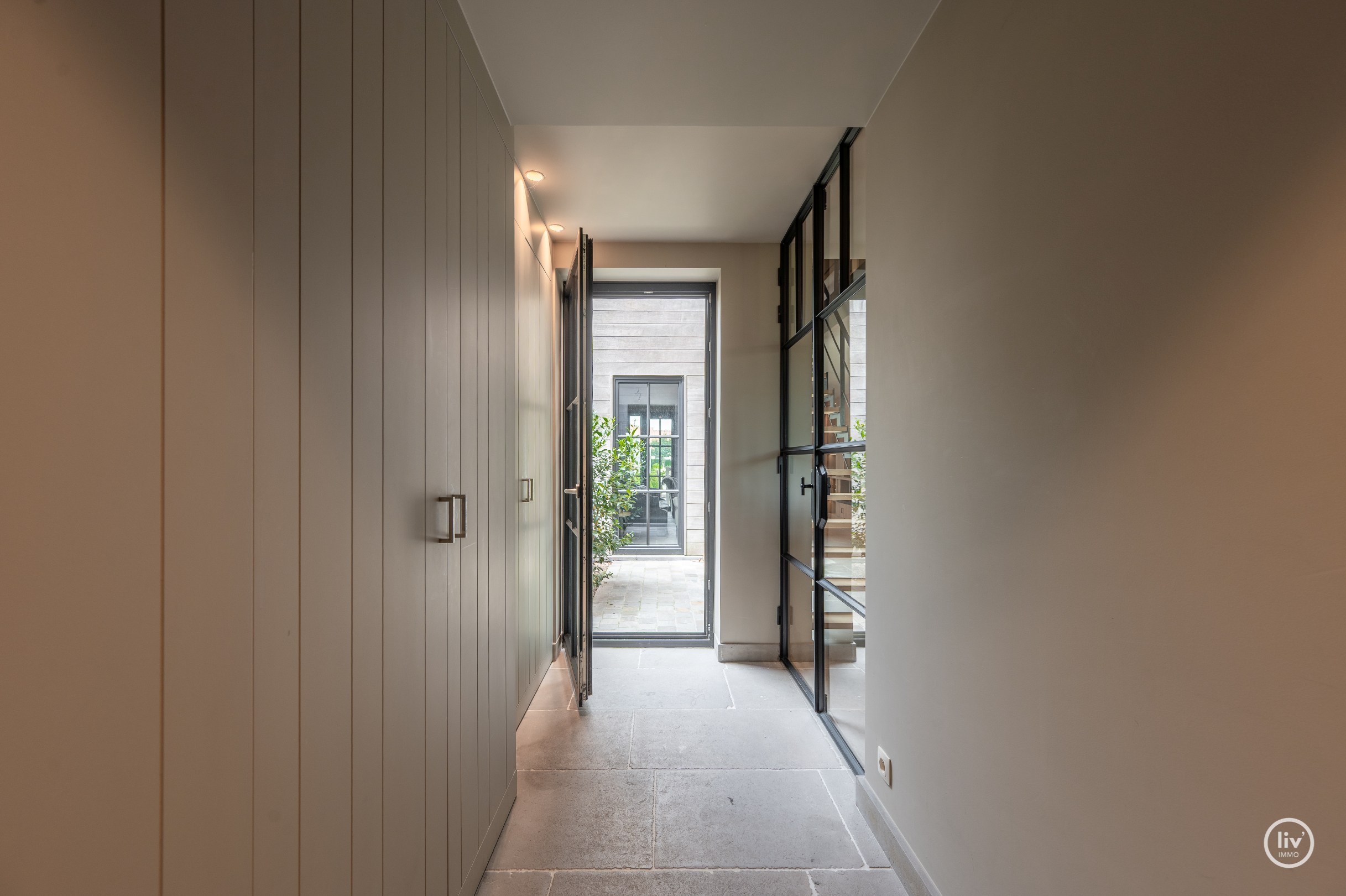 &#201;l&#233;gante maison avec grand jardin et piscine &#224; proximit&#233; du centre de Knokke. 