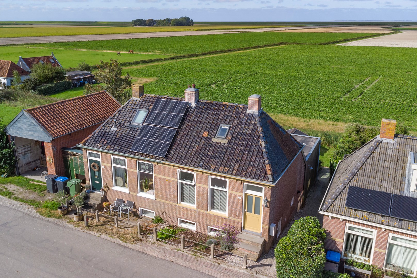 Landelijk wonen in een moderne, instapklare woning met uitzicht op de Friese Waddenzeedijk 