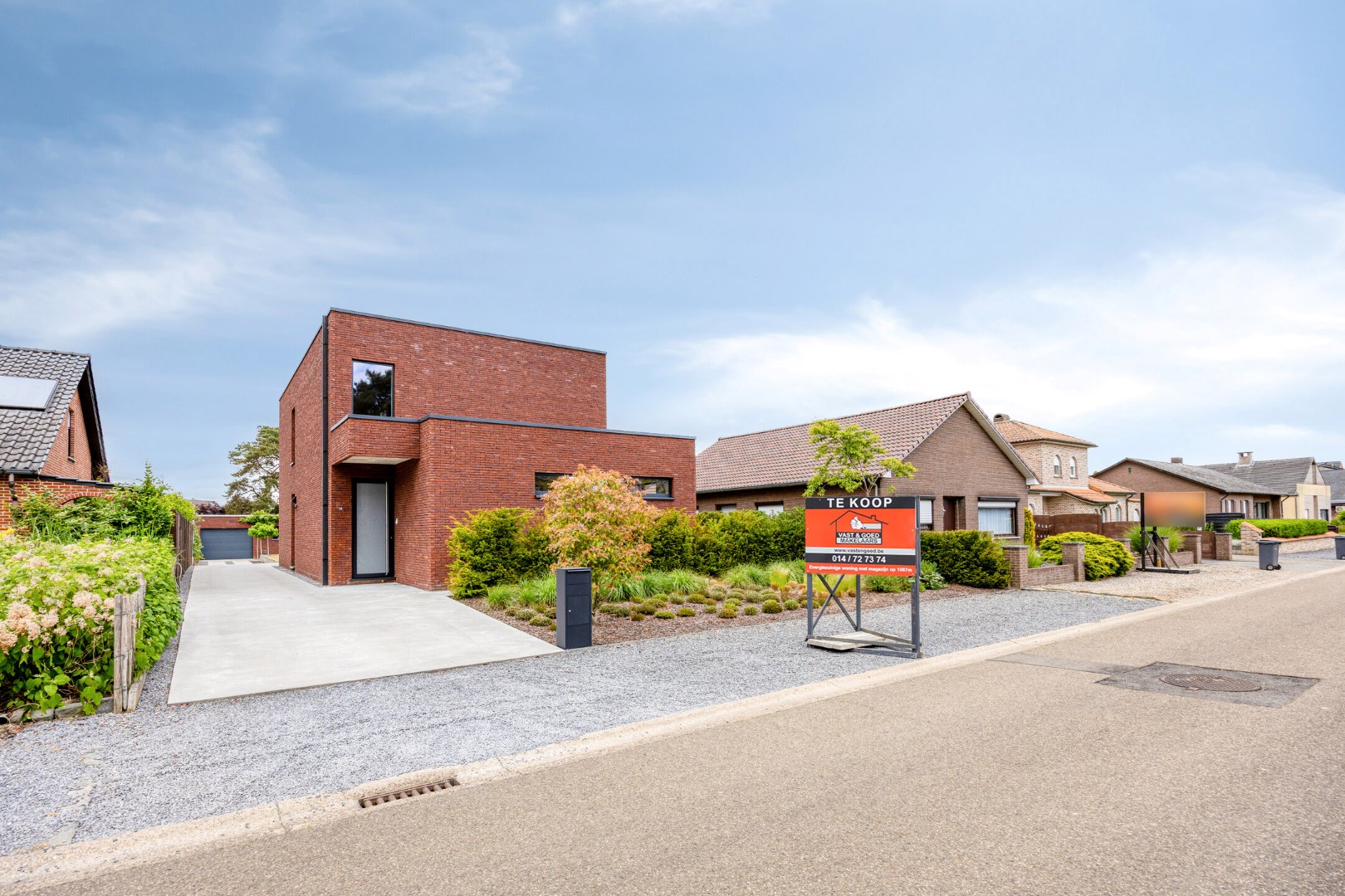 Energiezuinige gezinswoning met magazijn op ruim perceel van 10a 78ca in Balen-Hulsen 