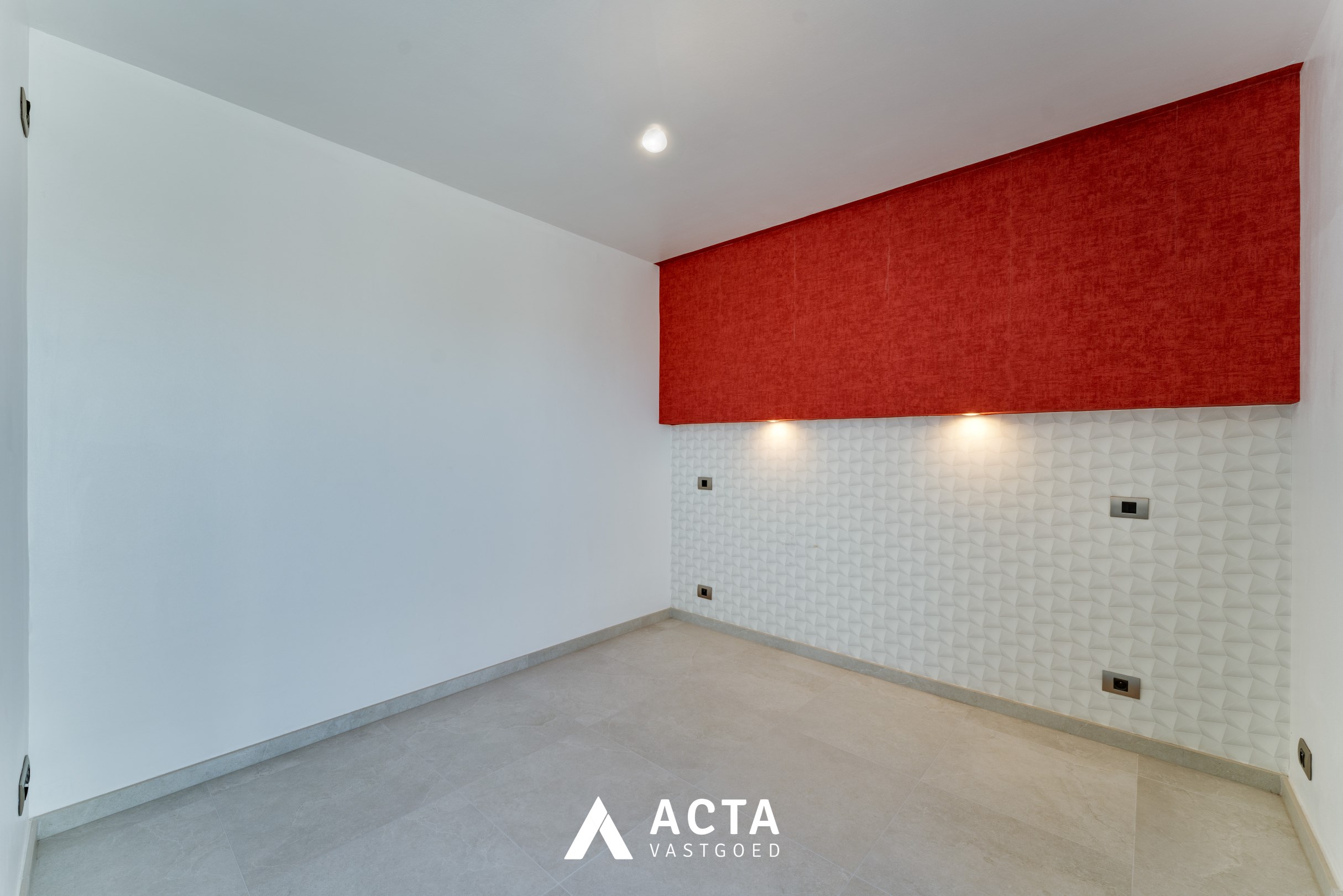 Gerenoveerde penthouse met drie slaapkamers aan het Leopoldpark 