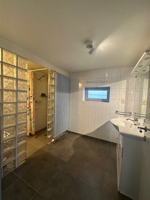 Ruim appartement met &#233;&#233;n slaapkamer , tuin en terras rustig gelegen in Geel! 