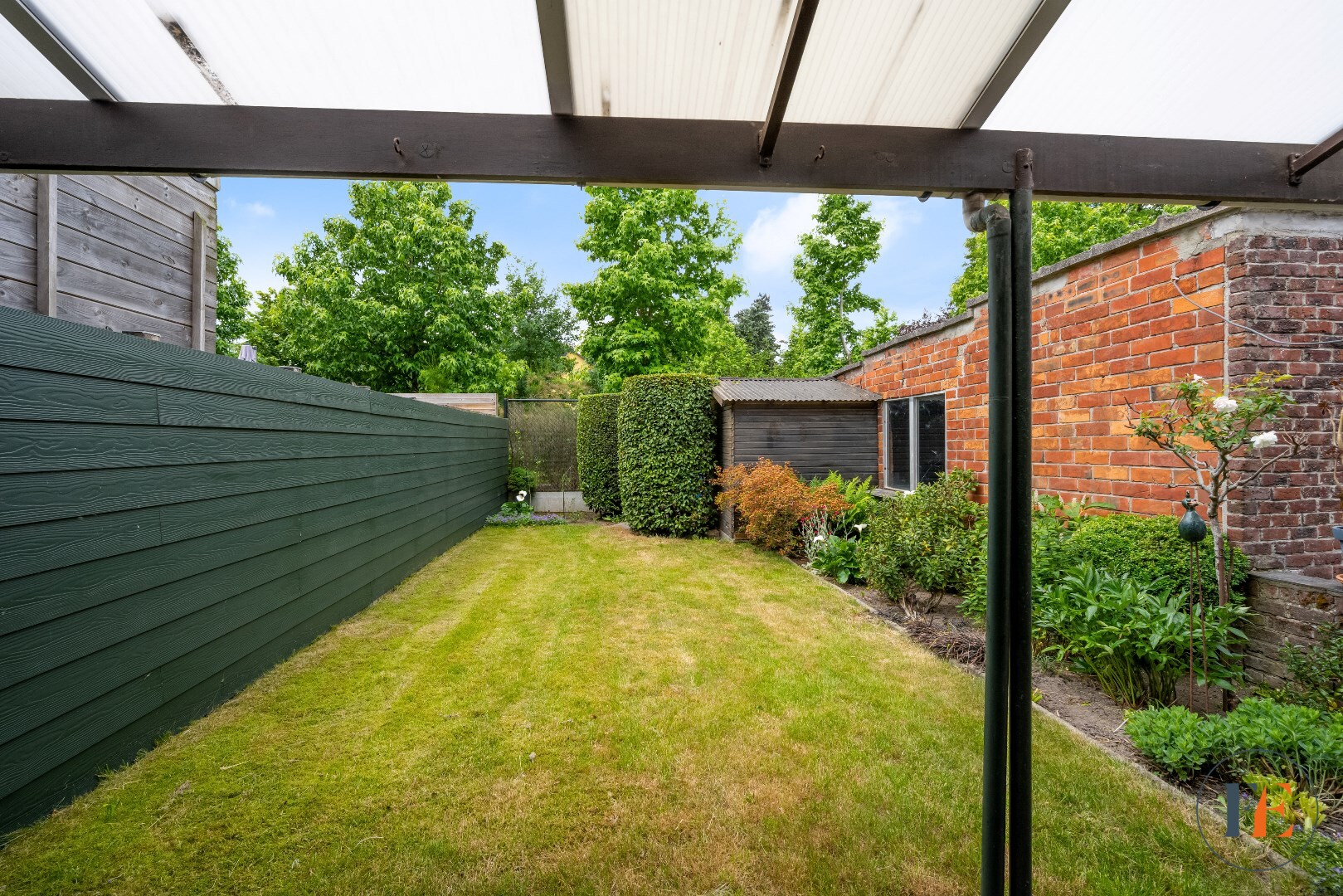 Te renoveren halfopen bebouwing op een gunstige locatie in Mariakerke 