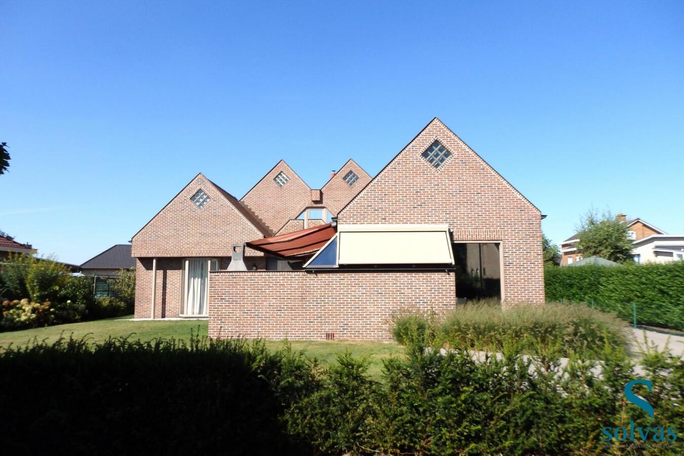 Verkocht ! Unieke villa in centrum Zomergem! 