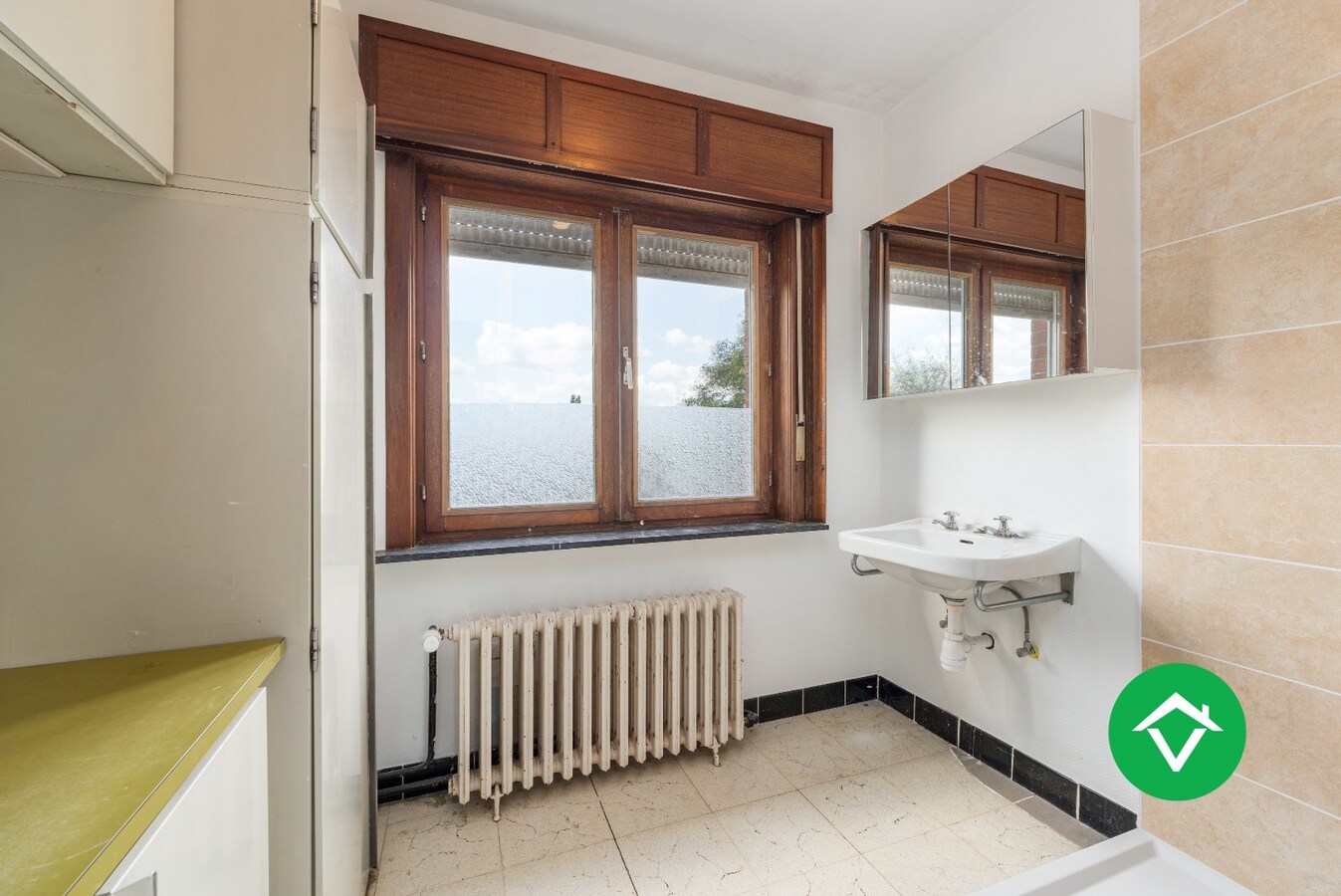 Instapklare woning met 3 slaapkamers en garage te Zarren 