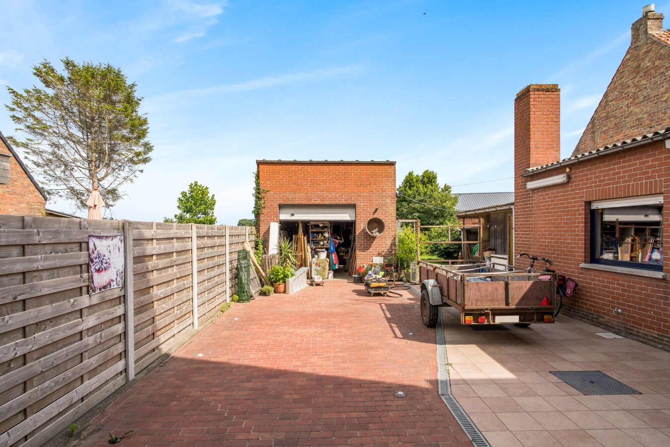 Instapklare woning met 3 slaapkamers en atelier te Eernegem 