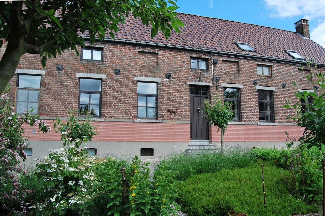 Charmante hoeve op ca. 1,1ha te Geraardsbergen 