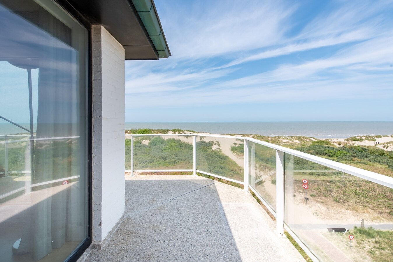 Appartement luxueux avec 3 chambres &#224; coucher &amp; vue frontale sur la mer &#224; Res. Eden Beach 