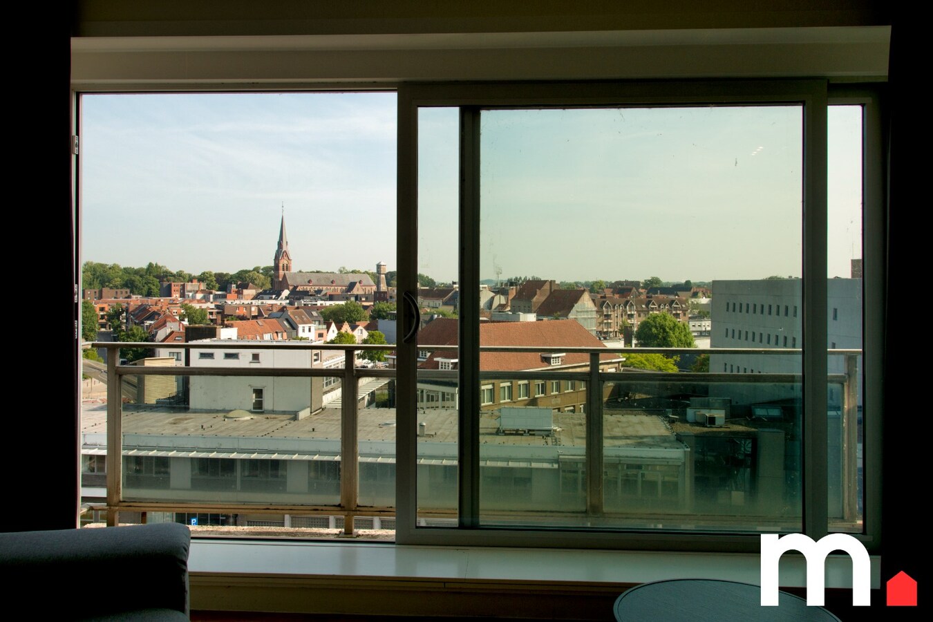 Instapklare studio te huur met zicht op de Leie! 